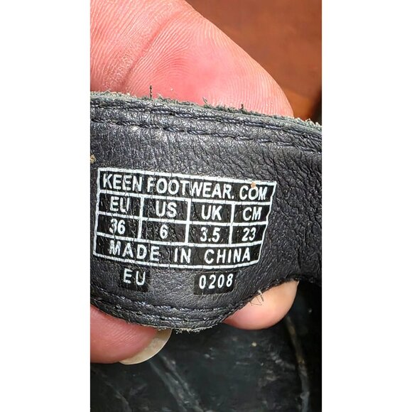 Keen Women's Black Leather Mary Jane Style Slip-On Shoes Adjustable Strap Size - Picture 7 of 7